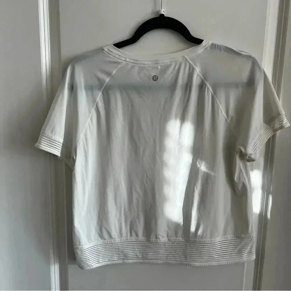 860 Lululemon Stripe in Stride Short Sleeve Tee Size 6 - Picture 7 of 7